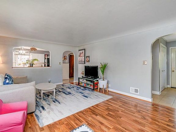 3rd image of 1339 Madison Ave