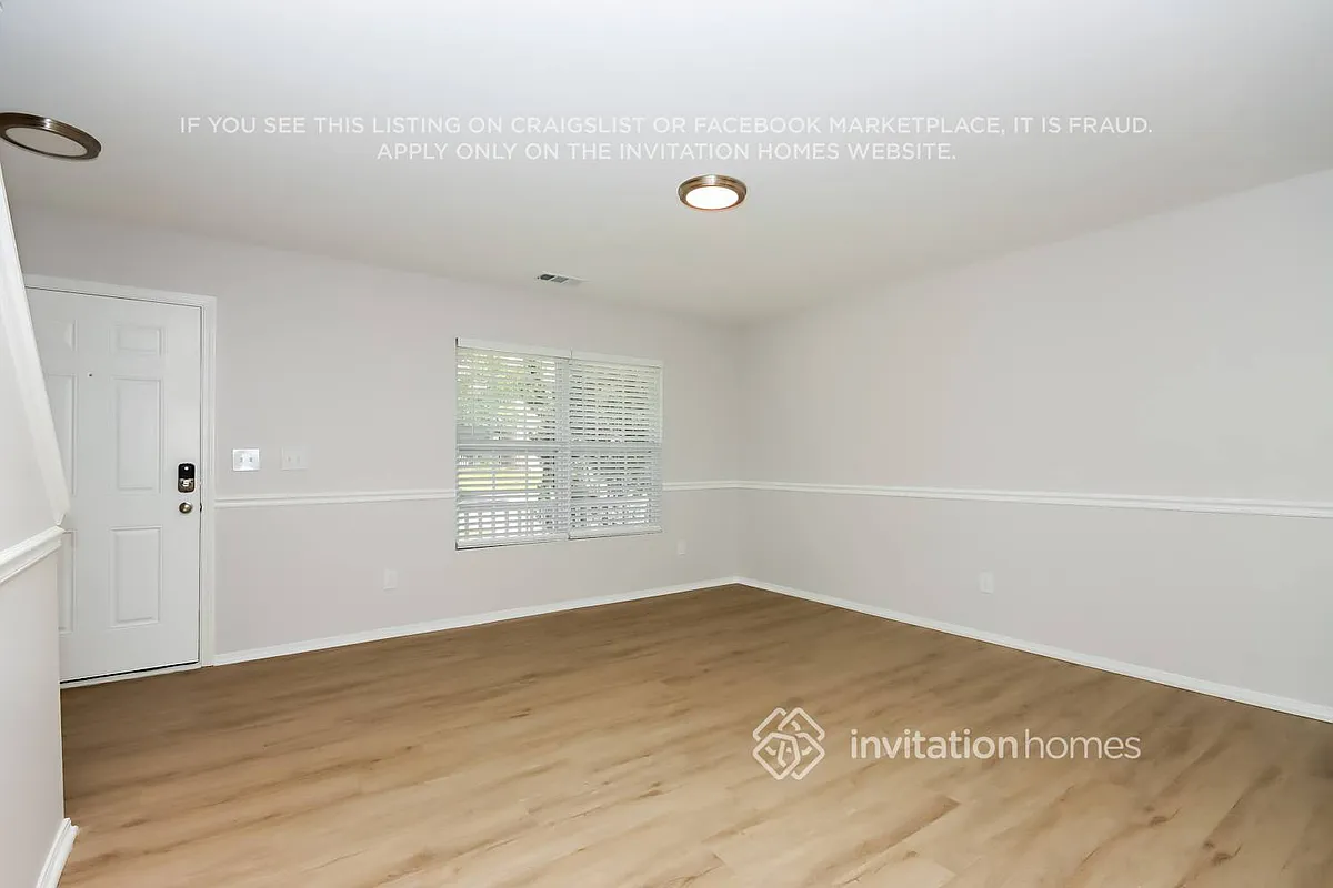 Building Photo - 849 Willow Creek Dr