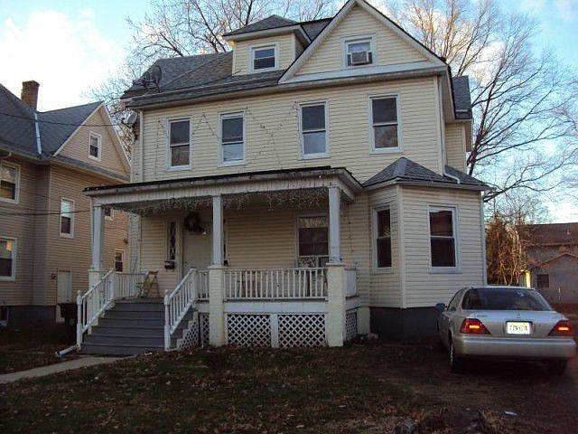 2nd image of 954 W 6th St #56