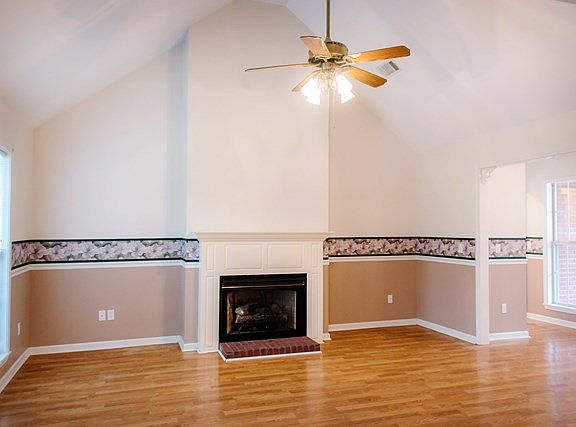 3rd image of 318 Tanner Dr