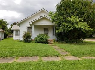 724 E 2nd St, Cushing, OK 74023