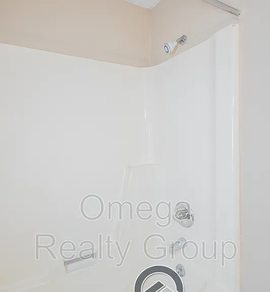 The Cove Apartments — Photo 40