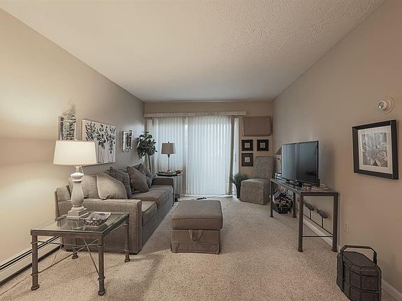 4th image of 4808 Chalet Dr Building 11-4