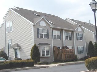14 Horseshoe Dr, Douglassville, PA 19518