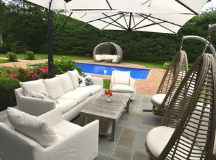 3 Oakland Ln, East Quogue, NY 11942