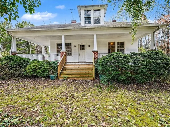 1419 Westbrook Dr, Winston Salem, NC 27103