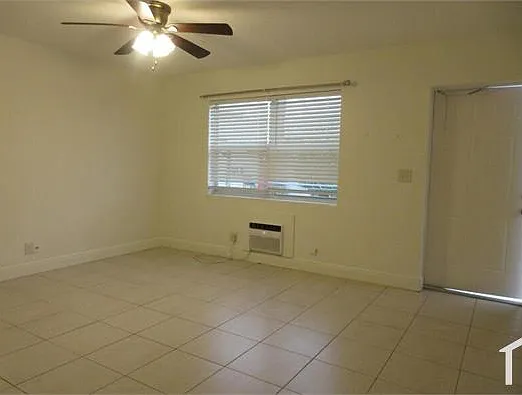 1415 N J St — Photo 7