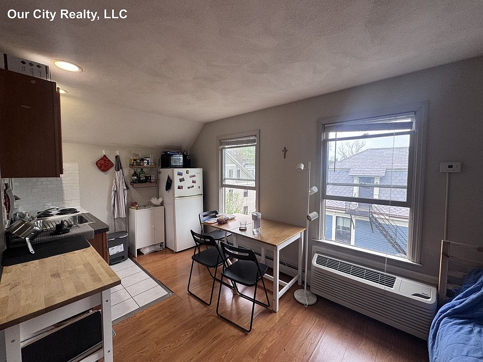 1st image of 364 Harvard St #14