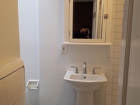 5th image of 375A Sackett St #3