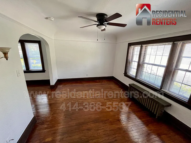 Building Photo - 3047 S Howell Ave #2