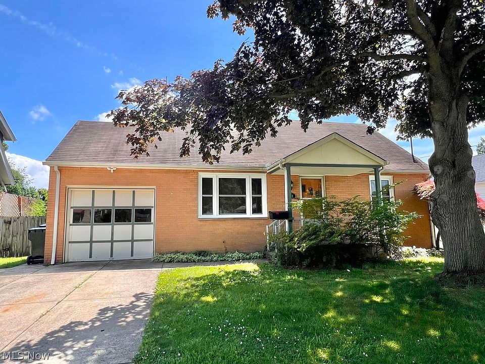 1st image of 218 Courtland St