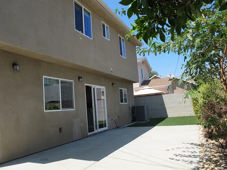 7542 Denny Ave — Photo 34
