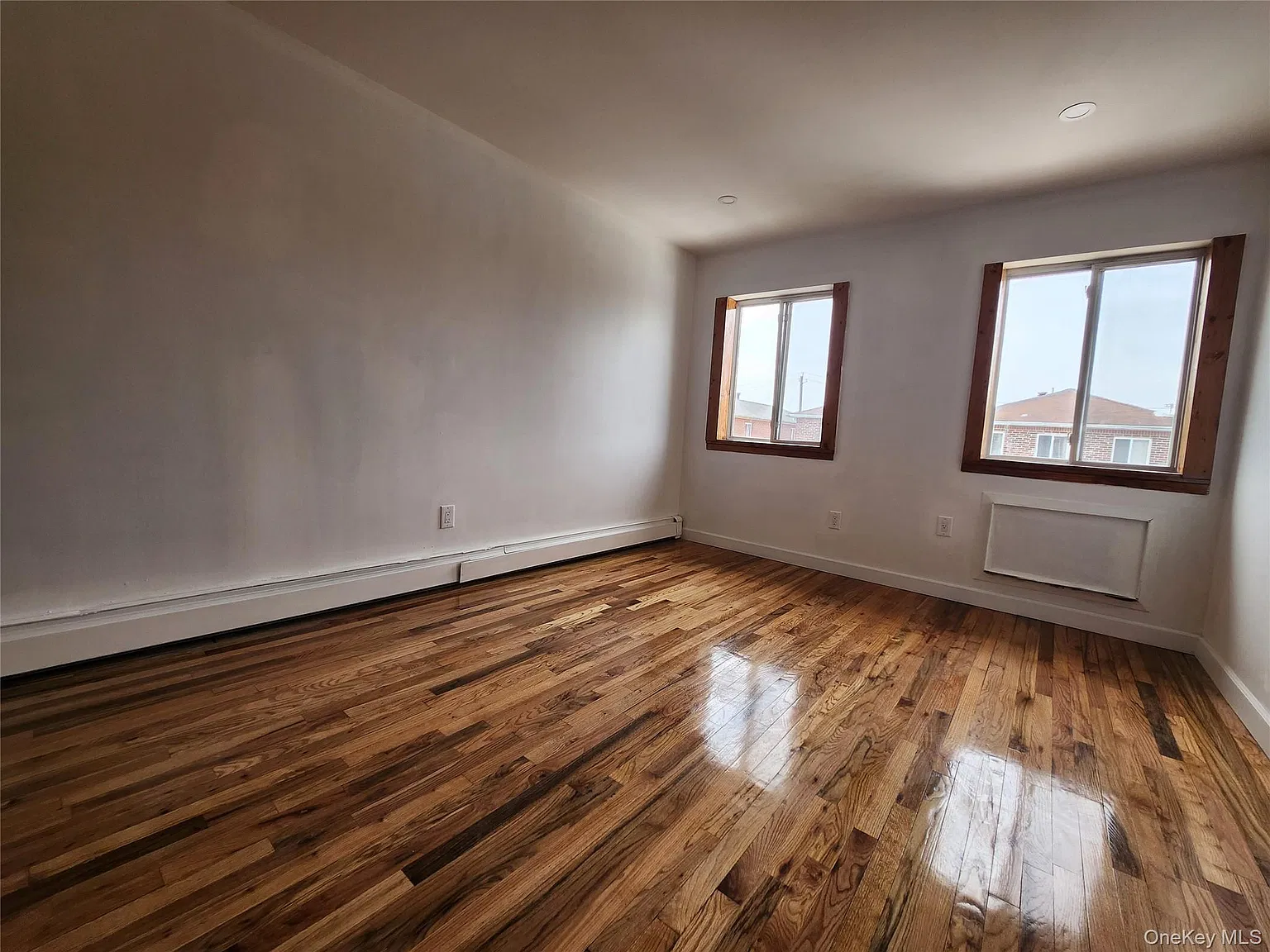 3 bed, 2.0 bath, 925 sqft, $3,250 — Photo 2
