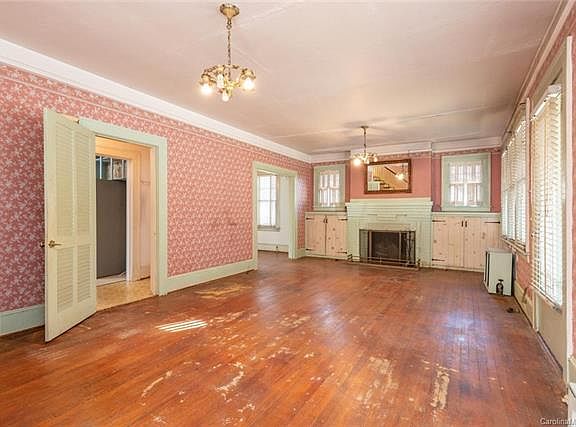 5th image of 83 Beverly Rd W