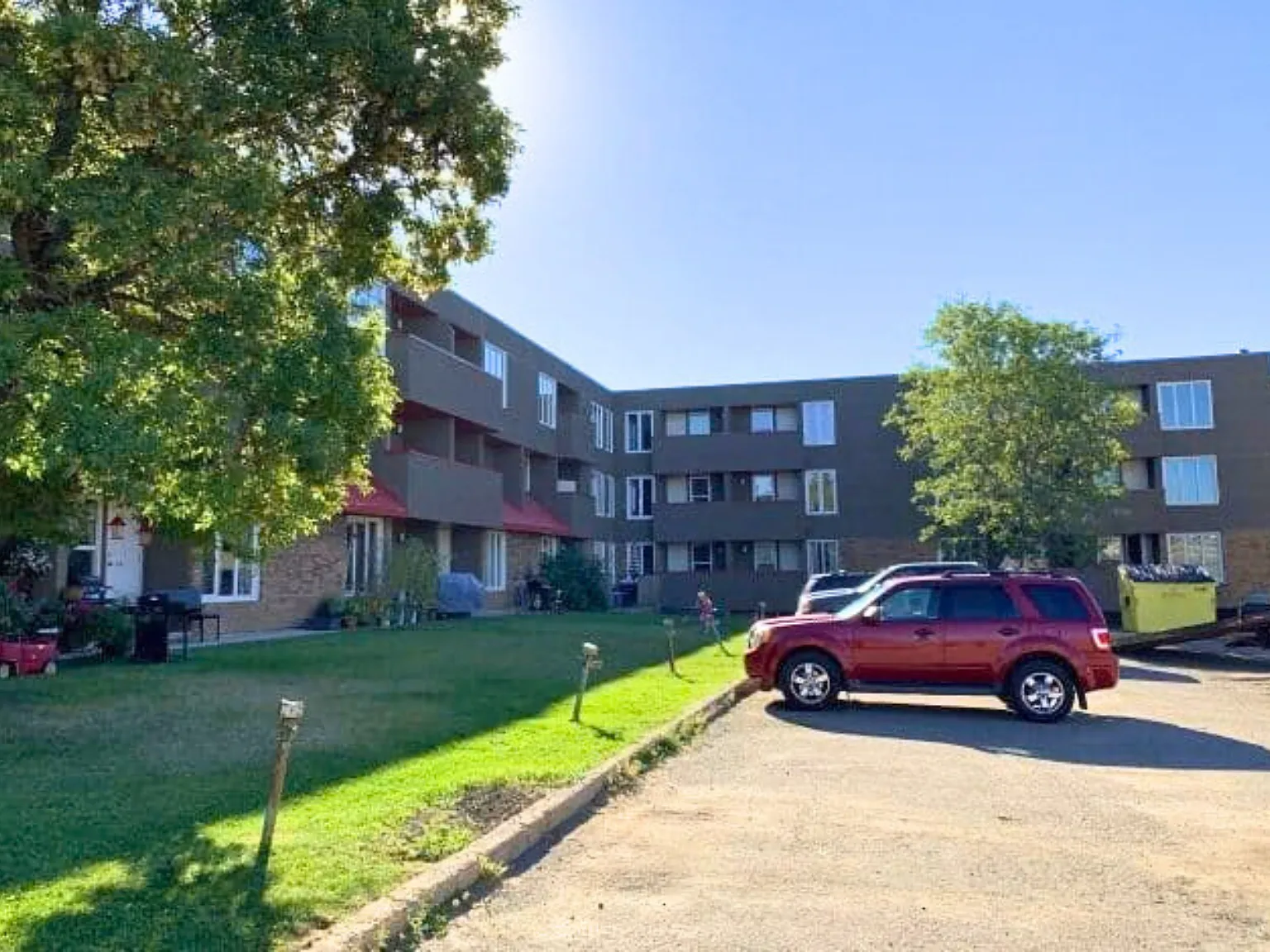 Thompson Manor Apartments — Photo 3