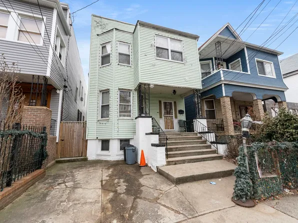 57 Wegman Pkwy, Jersey City, NJ 07305
