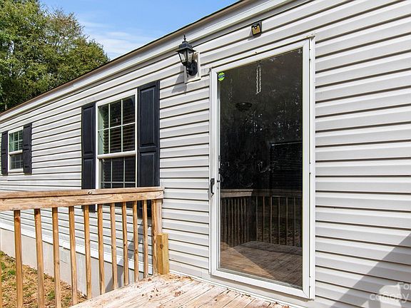 4th image of 517 Bernice Ln