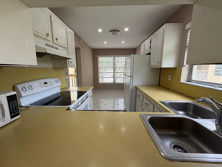 5750 NW 64th Ave #201 — Photo 8