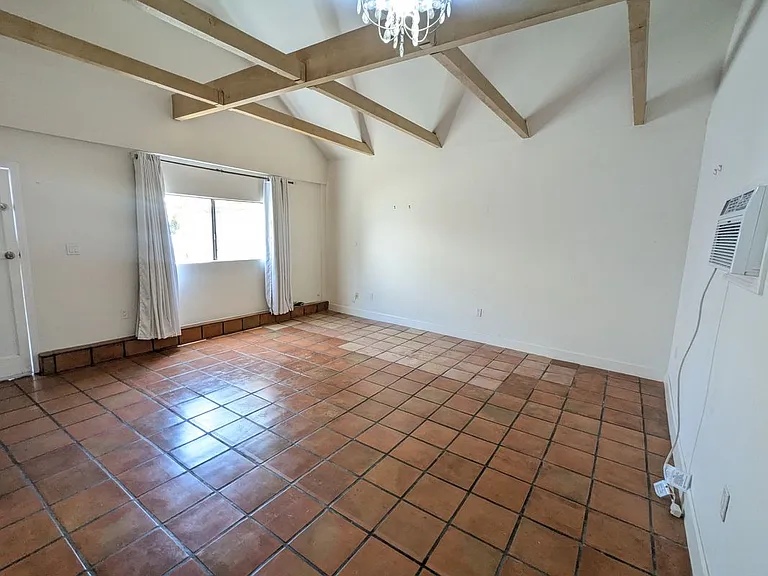 169 N Wetherly Dr — Photo 20
