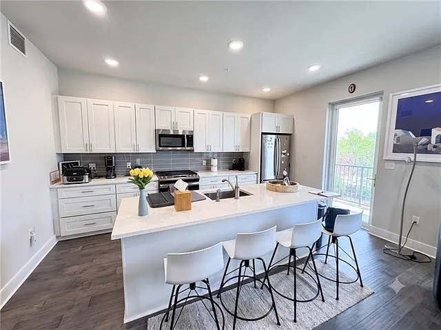 900 Bartholomew St #314 — Photo 5