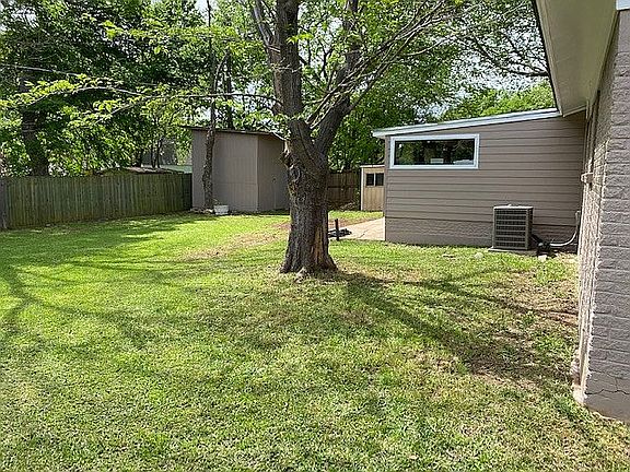 5th image of 305 Reaves Ct