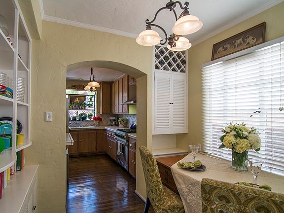 4th image of 12055 Laurel Terrace Dr