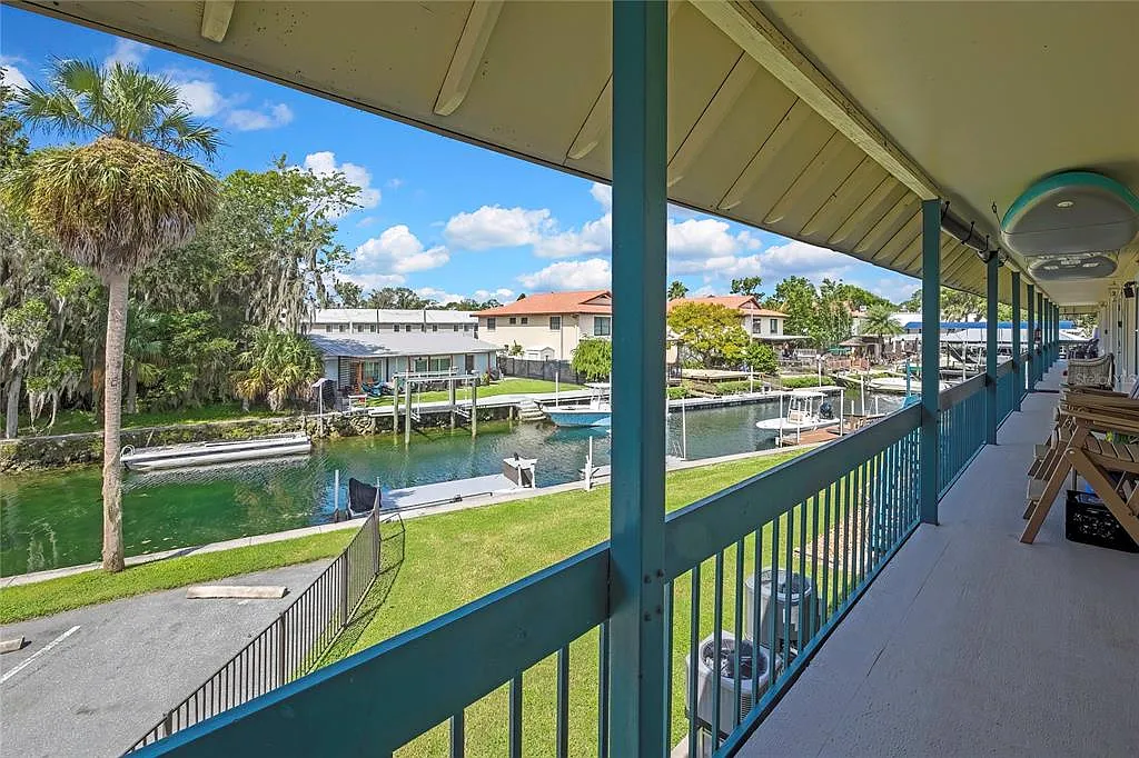 2 bed, 2.0 bath, 1060 sqft, $3,000 — Photo 2
