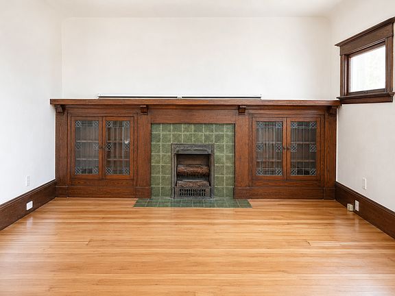 4th image of 1032 E 19th St
