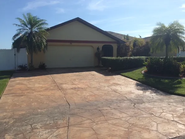 25 SE 12th Ct, Cape Coral, FL 33990