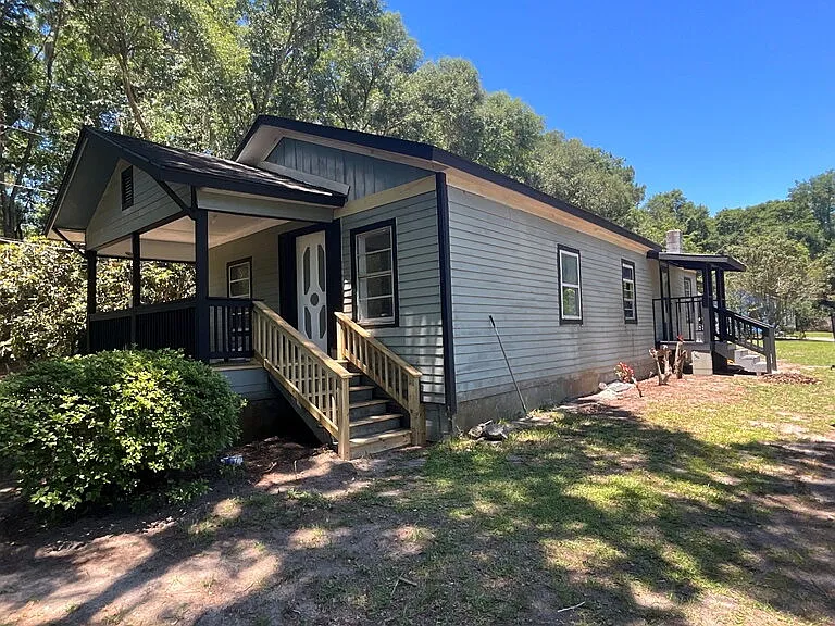 195 Bay Rd #A — Photo 2