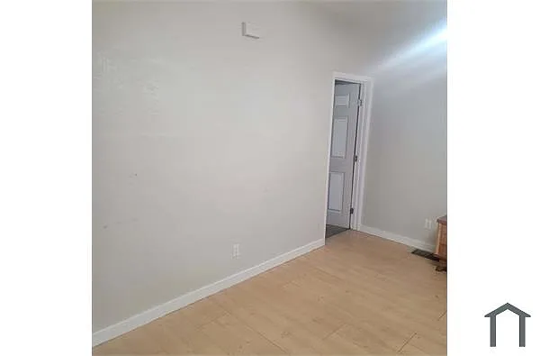 Building Photo - 3140 1st Ave #1