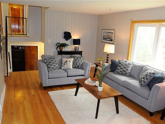 4th image of 212 Ardsley Dr