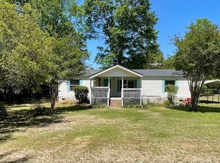 1075 Mockingbird Ln, Manning, SC 29102