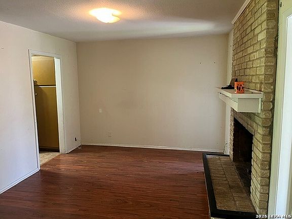 3rd image of 4706 CASA BELLO ST