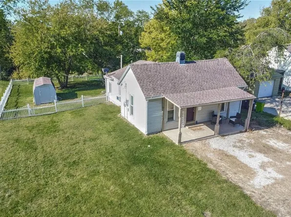 508 3rd St, Belton, MO 64012