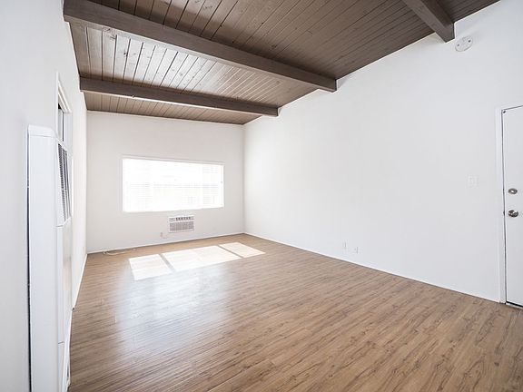 3rd image of 6538 Fountain Ave #75-10