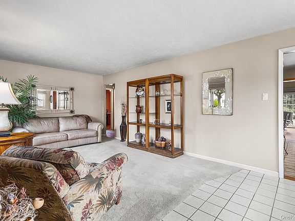 5th image of 42 Stewart Avenue