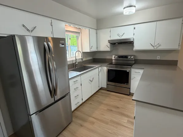 2742 22nd Ave, Forest Grove, OR 97116