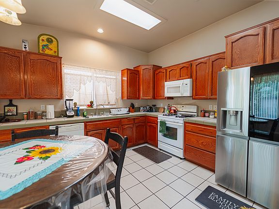 5th image of 1643 Tehama Avenue