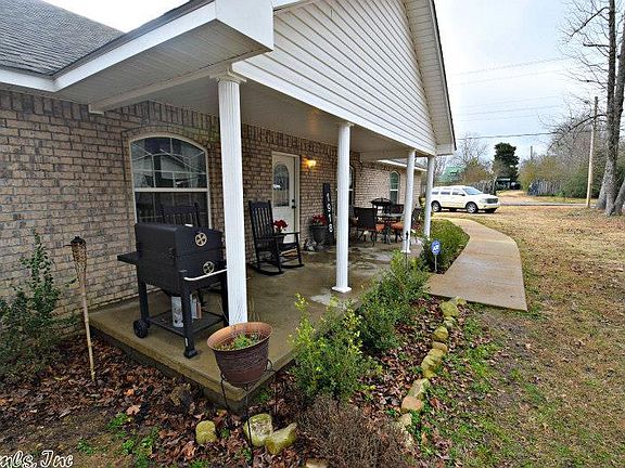 3rd image of 1918 Pineview Cir