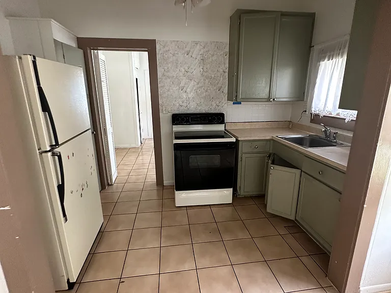 941 Lakeview Rd — Photo 20