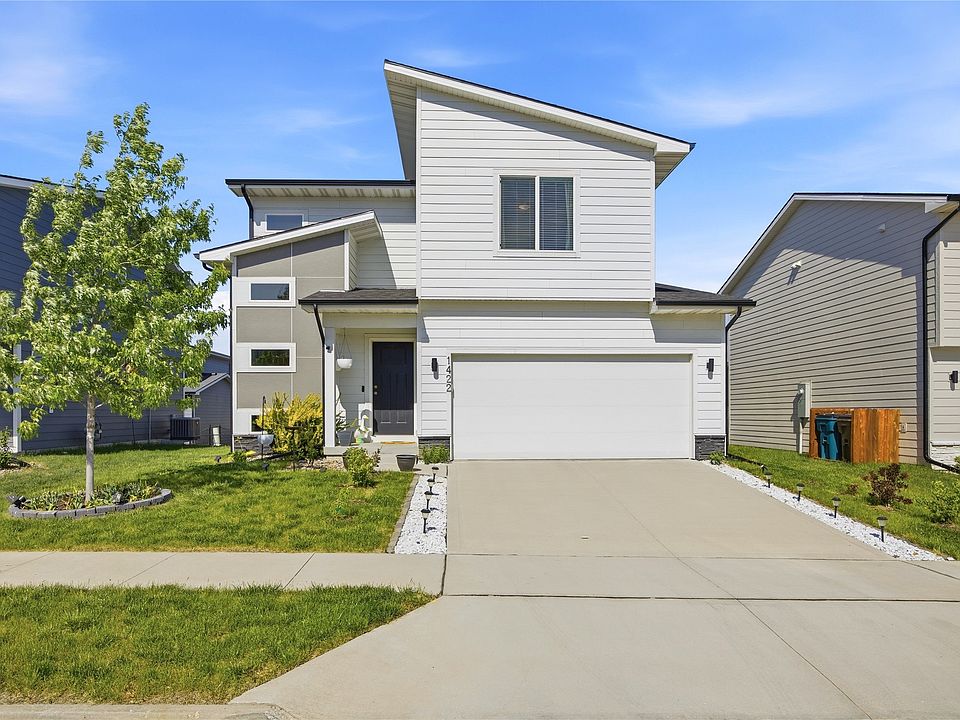 1st image of 1422 NE Cedarwood Dr