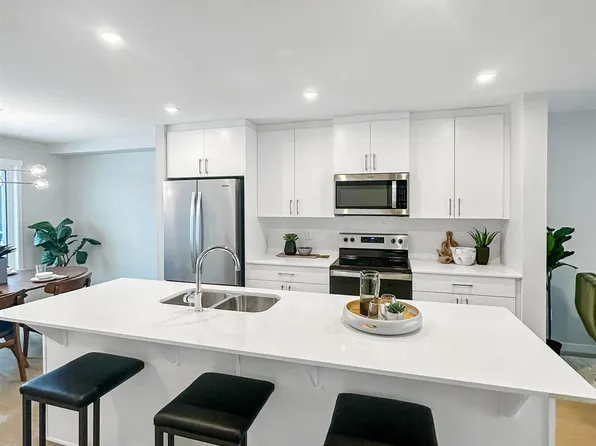 173 Griesbach Rd NW, Edmonton, AB T5E 6L8