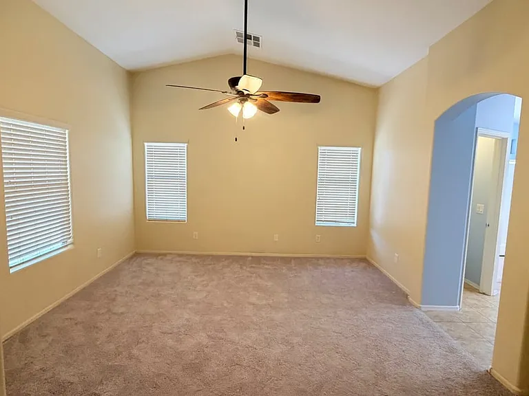 19546 N Krupps Ct — Photo 17