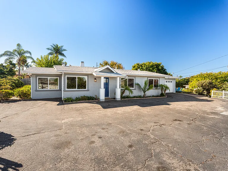 401 Lado De Loma Dr — Photo 16