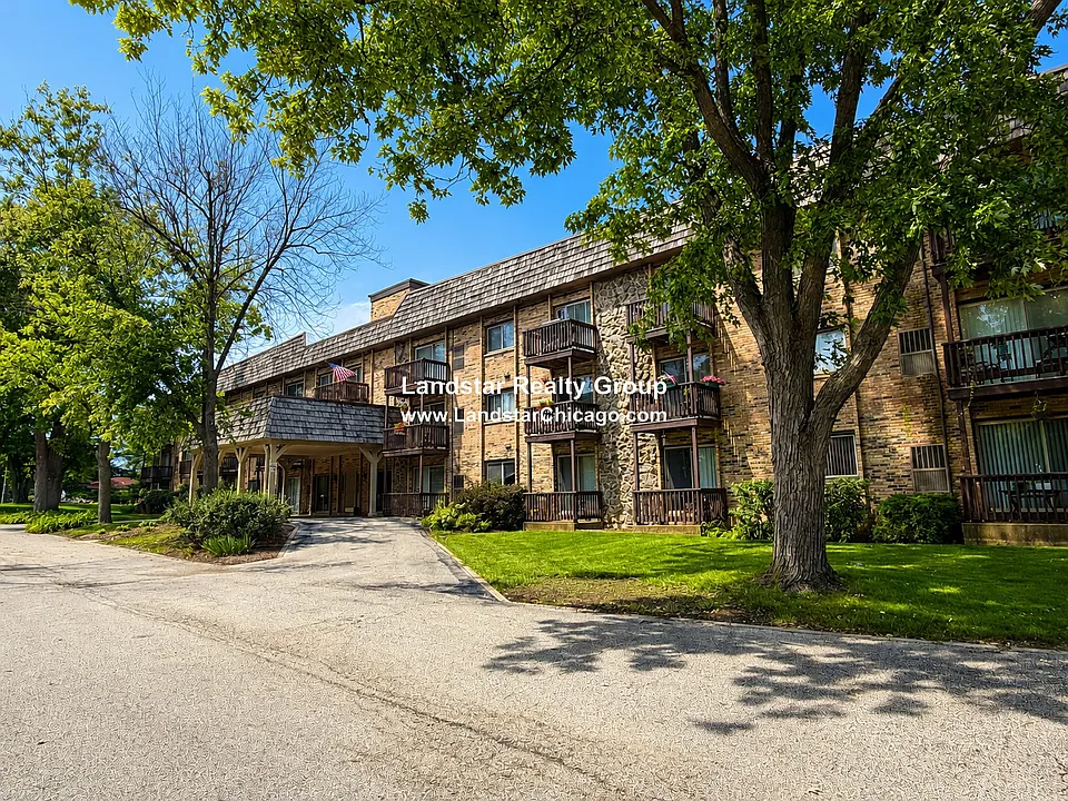 241 W Main St #201