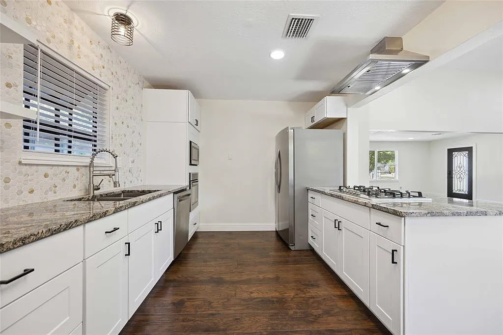 3403 Linkwood Dr — Photo 3