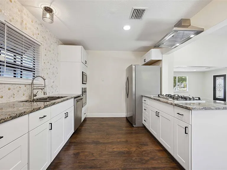 3403 Linkwood Dr — Photo 3