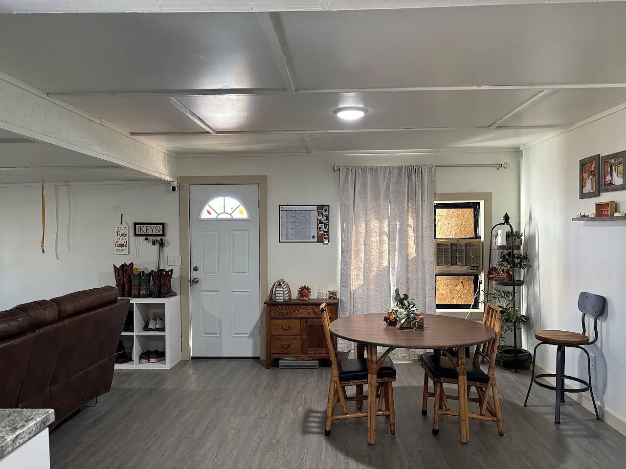 3 bed, $1,500 — Photo 1