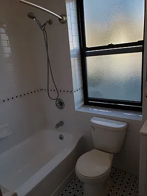 Rented by RealTegrity NY LLC | media 17